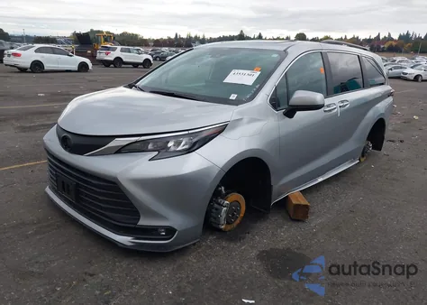 2025 Toyota Sienna Xle z USA, uszkodzony, nr VIN 5TDJSKFC2SS168976